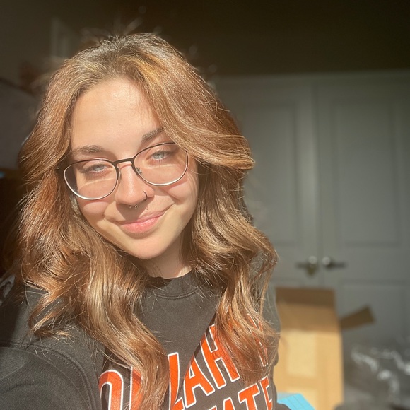 Meet your Posher, Felicita - Picture 1 of 1